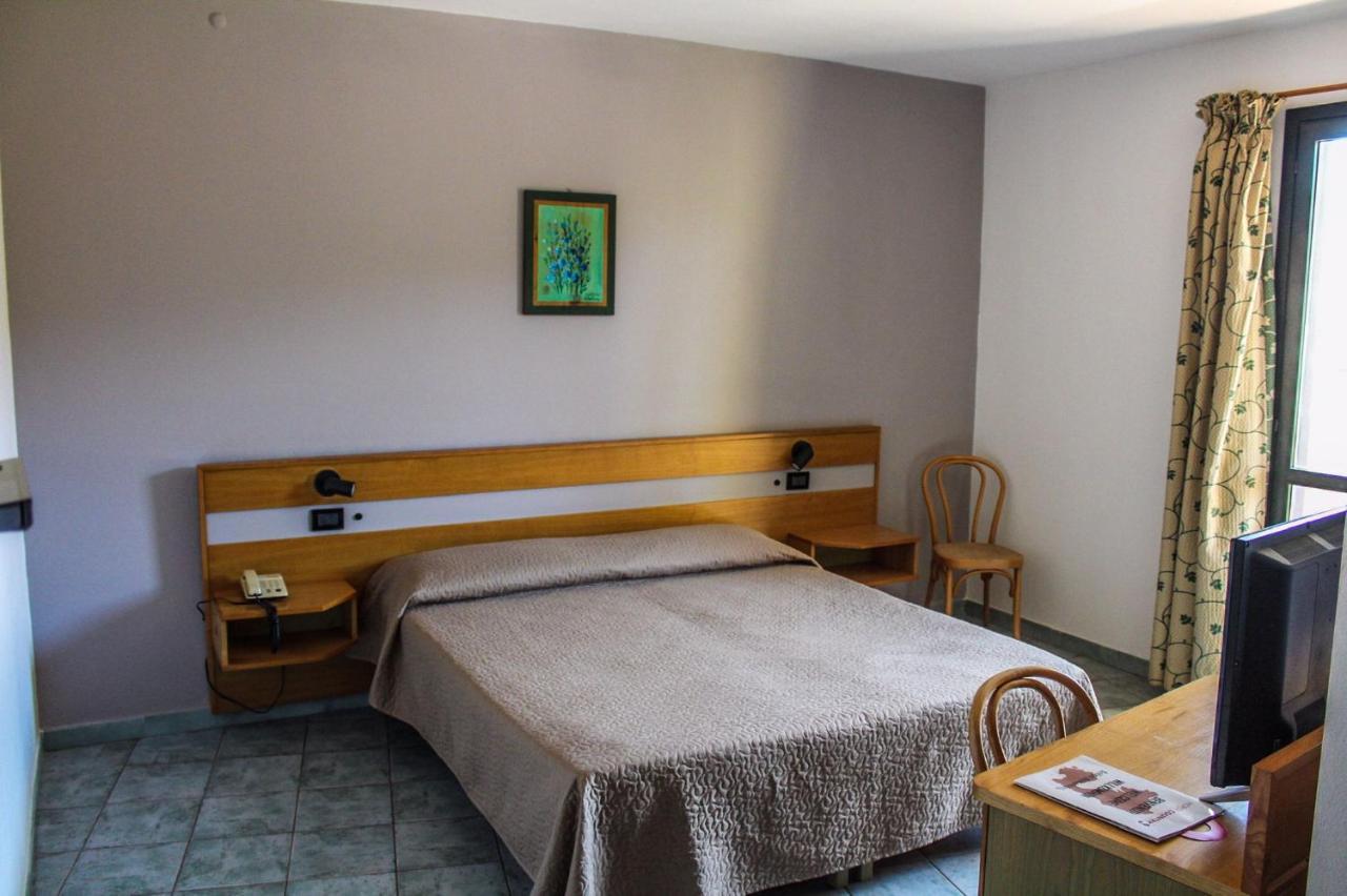 Horse Country Resort Congress & Spa - Hotel Ribot Arborea Εξωτερικό φωτογραφία